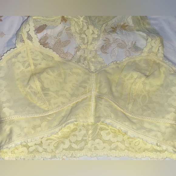 NWT FreePeople Sz-S Lace Soft Yellow Light BraletteVery Soft and Sooo Pretty 🌼💛 - Picture 12 of 16